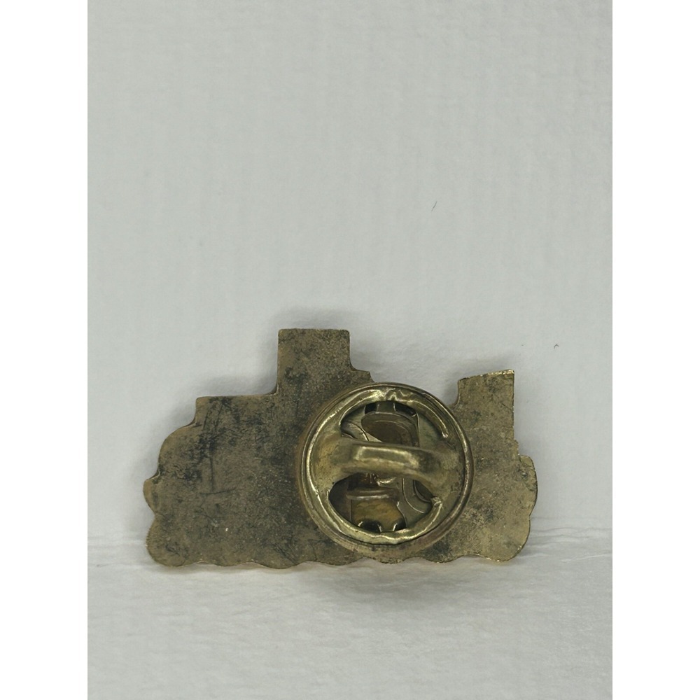 Vintage HISTORIC YALE Lapel Pin (British Columbia, BC, Canada) - Picture 3 of 3